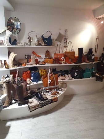 Agrandir la photo Magasin de chaussures à vendre - 50.0 m2 - 66 - Pyrenees-Orientales
